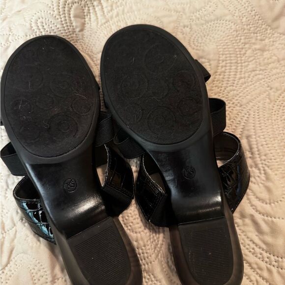 Karen Scott Black Geometric Slide Sandals - Picture 3 of 10